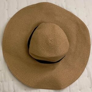 Women's Large Woven Straw Floppy Brimmed Summer Hat
